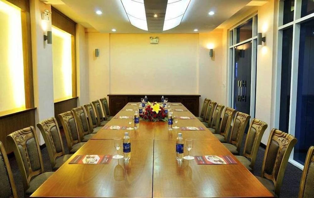 דה לאט Dragon King Hotel מראה חיצוני תמונה